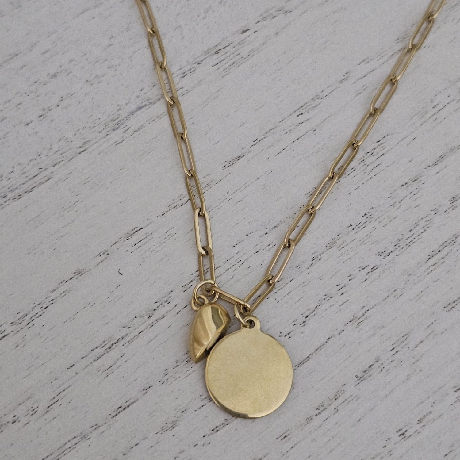 Collar Magnetic Love - Medalla Grabada con Dije Corazón Imantado