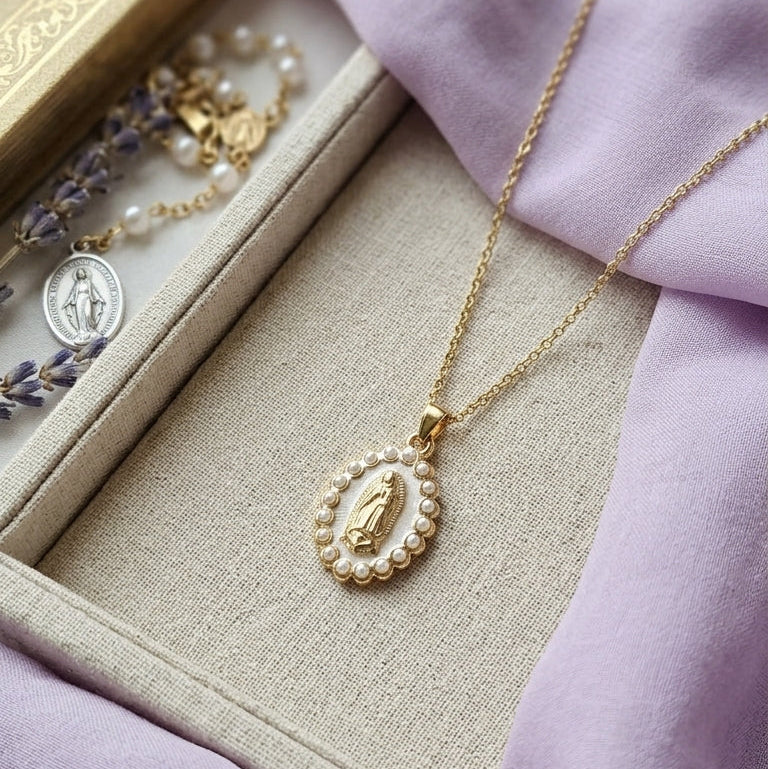 Collar Amuleto Divino